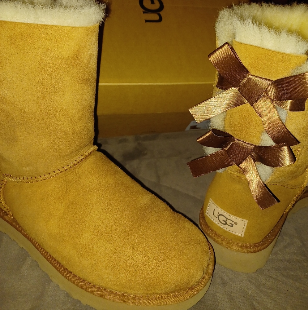 Ugg Bailey Bows
